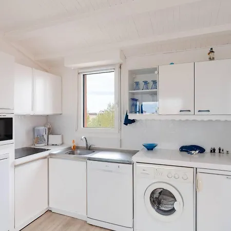 Duplex Lumineux à Avec Parking, Proche Et Port - Fr-1-409a-11 *