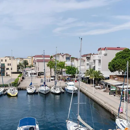 Duplex Lumineux à Avec Parking, Proche Et Port - Fr-1-409a-11 Gruissan